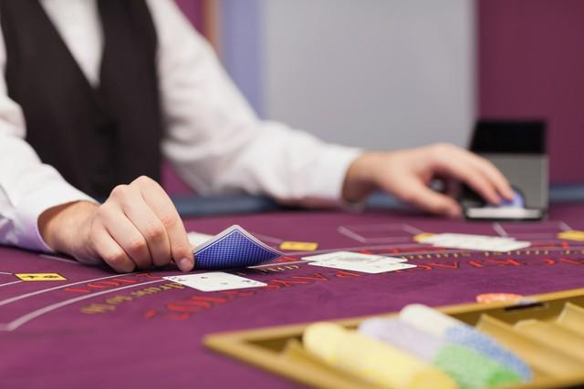 稳赚不赔的不是庄家而是扑克牌厂家开元棋牌app原来澳门赌场真正(图2)