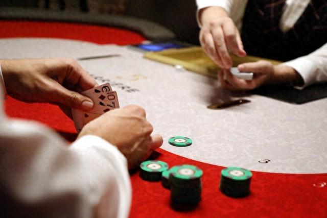 稳赚不赔的不是庄家而是扑克牌厂家开元棋牌app原来澳门赌场真正(图3)